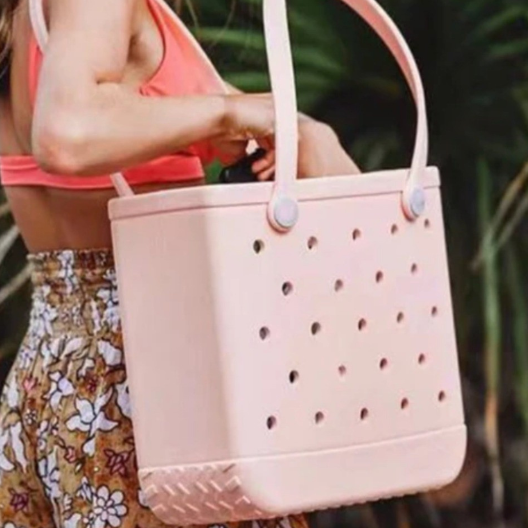 Extra-Large Waterproof Tote Handbag for Stylish Beach Days and Versatile Travel